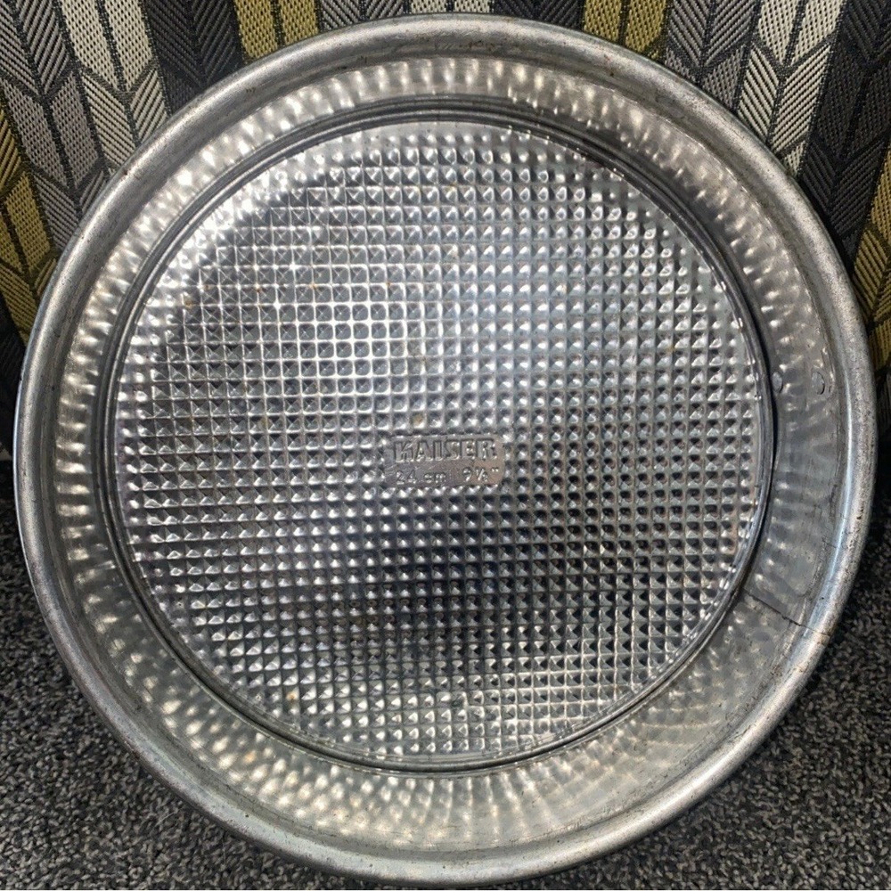 Vintage Kaiser Spring Form 9.5" 24 cm Cheese Cake Pan Metal Made in West Germany